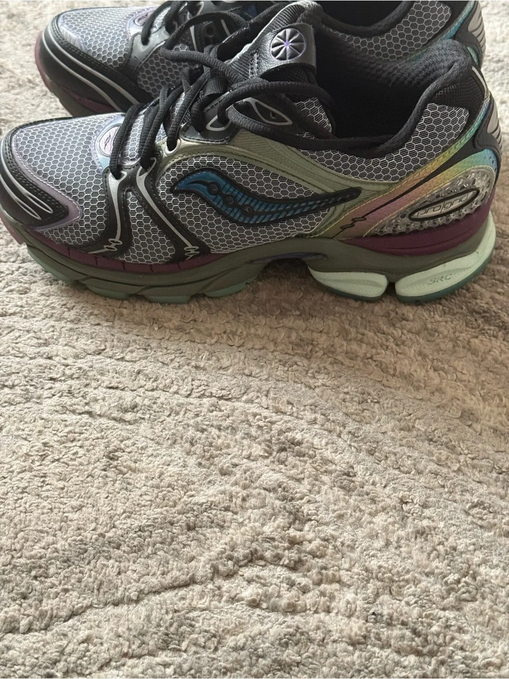 Saucony Women's Gray Athletic Sneakers with Lavender and Light Blue Accents